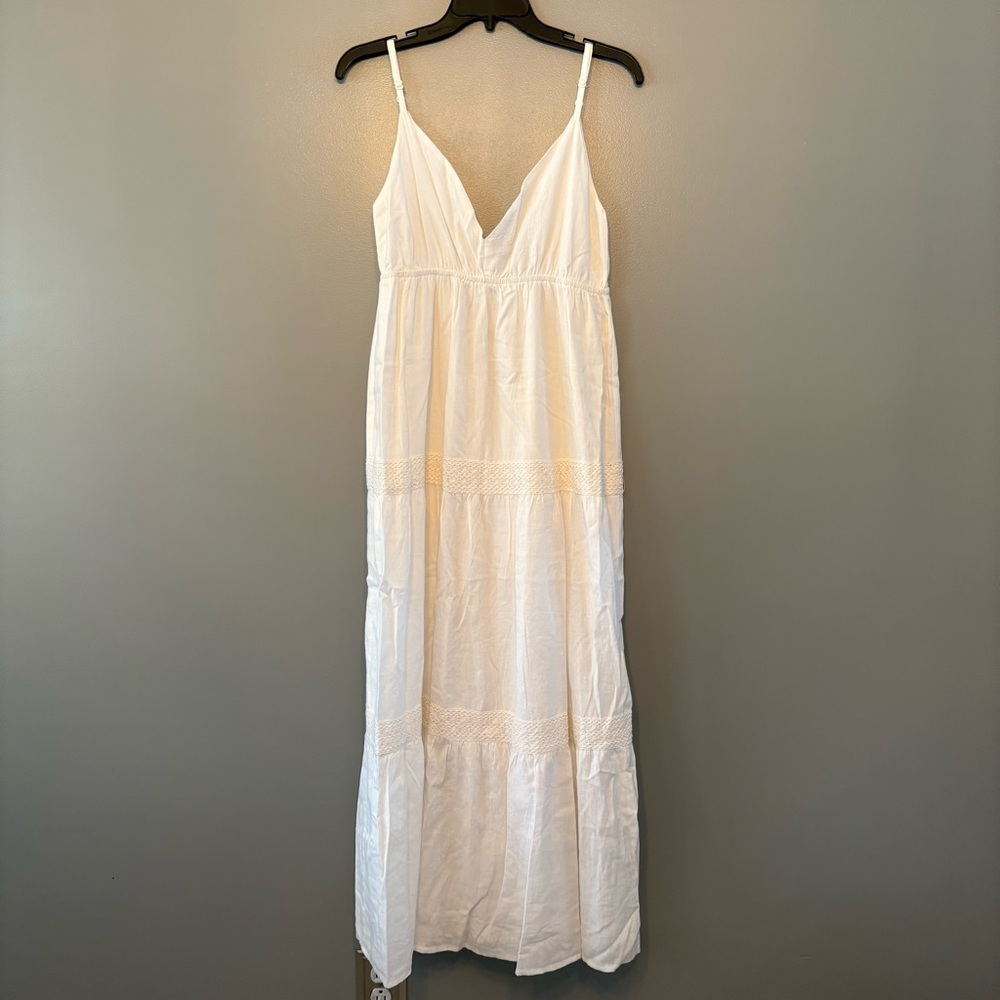 Chic White Sleeveless Maxi Dress